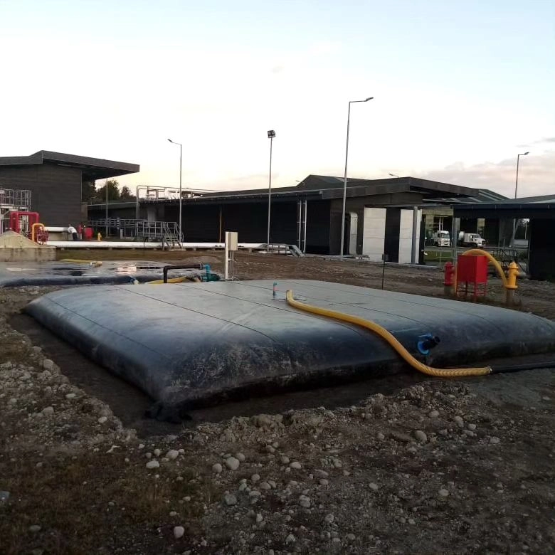 El estanque de agua tipo almohada es resistente y fácil de instalar.